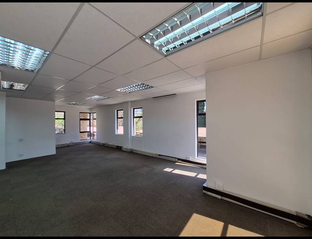 182M² OFFICE TO LET IN KRAMERVILLE